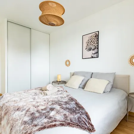 Charming T2 In Frouzins