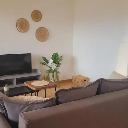Charming T2 In Apartment *
